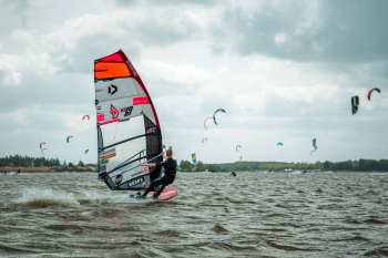 THE 5 BEST WINDSURFING SPOTS IN THE NETHERLANDS
